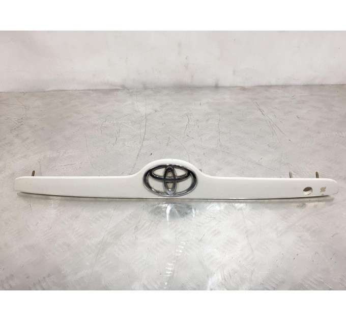 Панель подсветки номера Toyota Corolla E120 2001-2007  7680102150