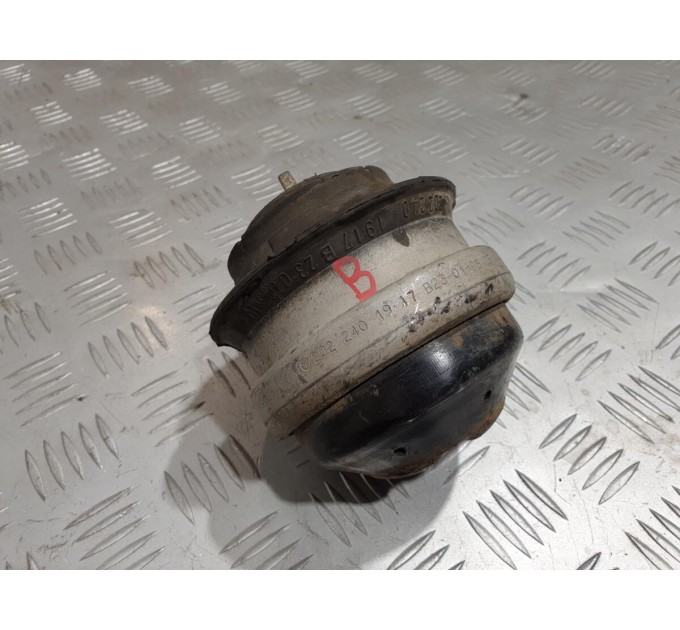 Подушка двигуна ліва mercedes w210