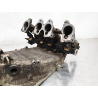 Топливная рейка  1.6 passat b4