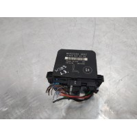 Блок управления задней левой дверью Mercedes C-class W203 2000-2007 2038200726