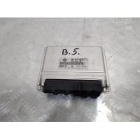 Блок управления двигателя Volkswagen Passat B5 1996-2000 8D0907558S