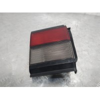Фонарь задний правый внутренний Volkswagen PASSAT B3 1988-1992  357945108