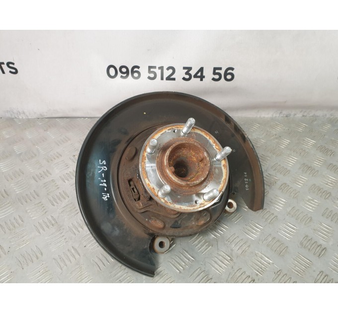 кулак задній правий Hyundai Santa Fe (2006-2012) 527202P000