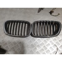 Решотка капота права bmw x5 e53 2000-2005