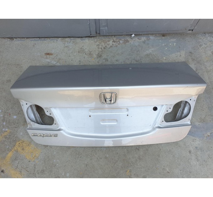 кришка багажника Honda Civic 2005-2012 4d 1,8 Акпп 68500-SNK-G00ZZ