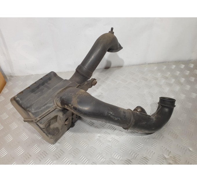 резонатор повітряного фільтра Honda Civic 2005-2012 4d 1,8 Акпп 17230-RNA-A00