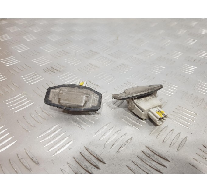 подсветка номерного знака Honda Civic 2005-2012 4d 1,8 Акпп 34106-SNB-003