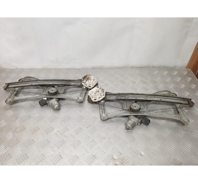 склопідйомник передній правий в зборі Honda Civic 2005-2012 4d 1,8 Акпп 72210-SNA-A02