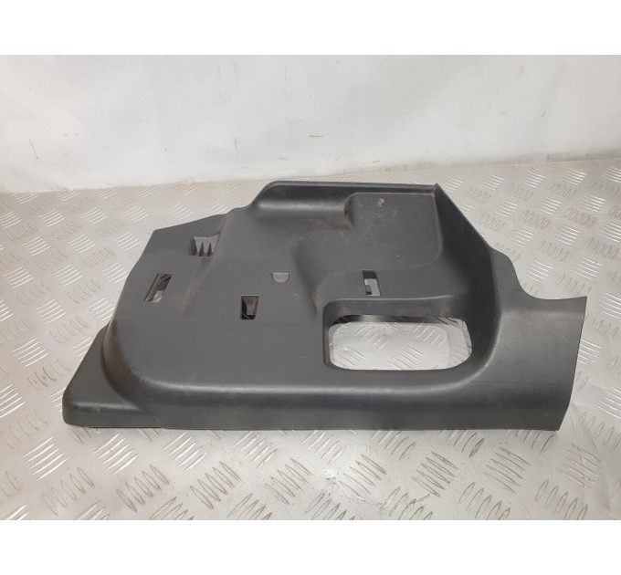 Накладка панели приборов пассажирская нижняя Honda Civic 2005-2012 4d 1,8 Акпп 77345-SNA-A10ZA