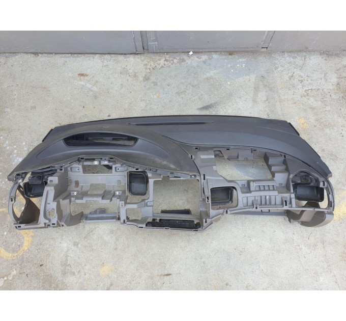 приладова панель торпедо Honda Civic 2005-2012 4d 1,8 Акпп 77100-SNA-K10ZG