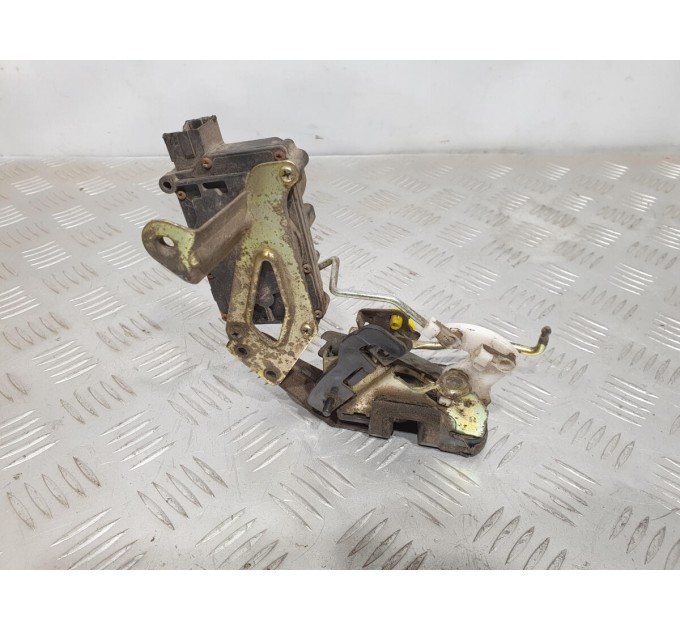 Замок двері правий задній Hyundai Accent 2005 HYUNDAI ACCENT 1.6 (1998-2005) 8142025030