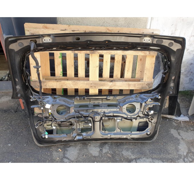 кришка багажника ляда не під спойлер Hyundai Santa Fe (2006-2012) 737002B071
