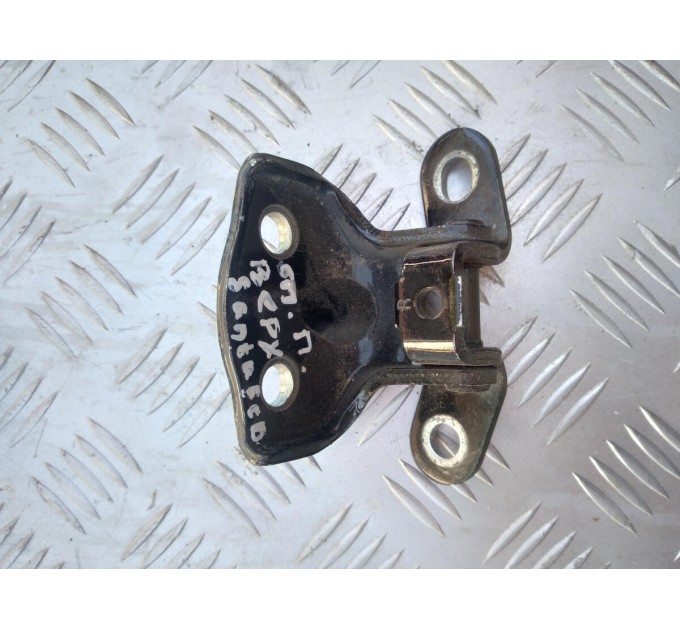Петля задней правой двери верхняя Hyundai Santafe 2006-2012 Diesel 793402B000