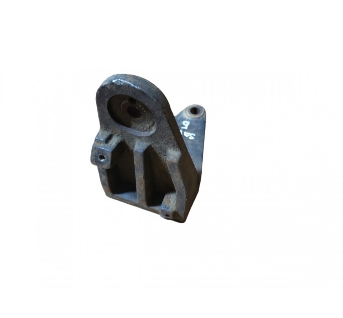 кронштейн акпп  4521639400 Hyundai Santa Fe 2,7