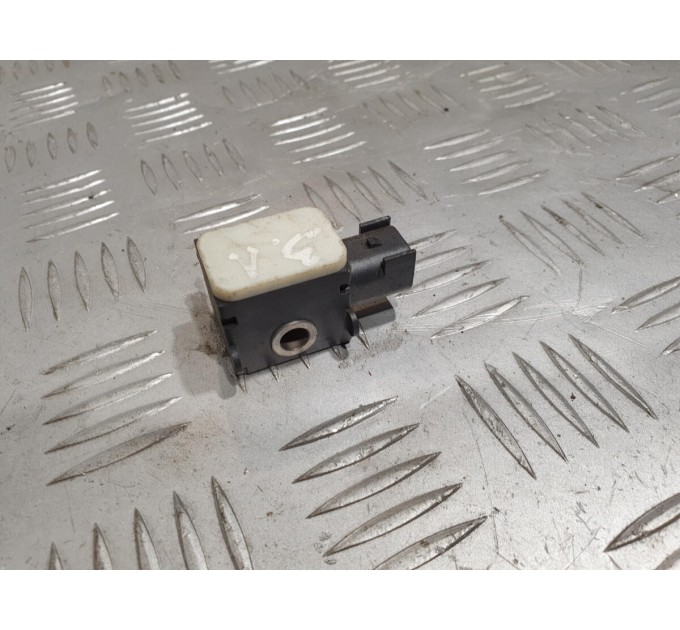 Датчик удара в салоне 4шт. Hyundai Santafe 2006-2012 Diesel 955202B000