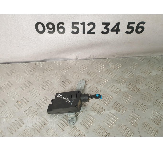 Актуатор замку багажника Hyundai Santafe 2006-2012 Diesel 957502B000