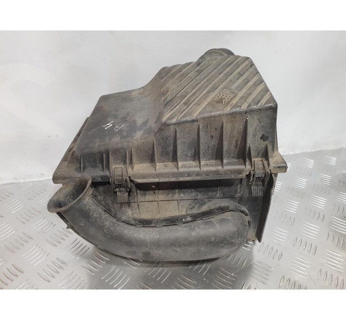 Корпус повітряного фільтра volkswagen passat - b4 1993-1997 3A0129607K