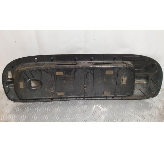 Накладка під номерний знак 8737026010 HYUNDAI SANTA FE I 2.0 CRDi 2001-2006