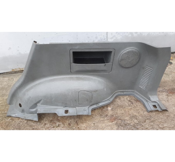 Обшивка багажника права 85740-26000QE HYUNDAI SANTA FE I 2.0 CRDi 2001-2006