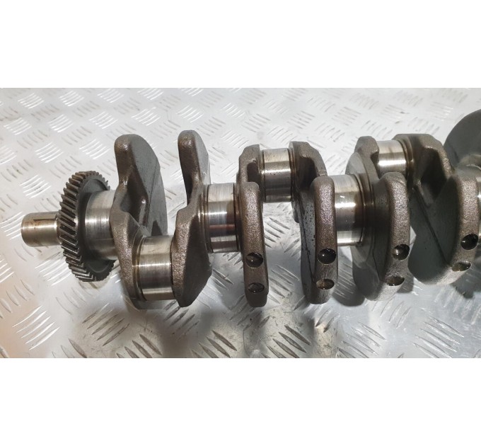Коленвал двигателя под проточку 2311027000 HYUNDAI SANTA FE I 2.0 CRDi 2001-2006