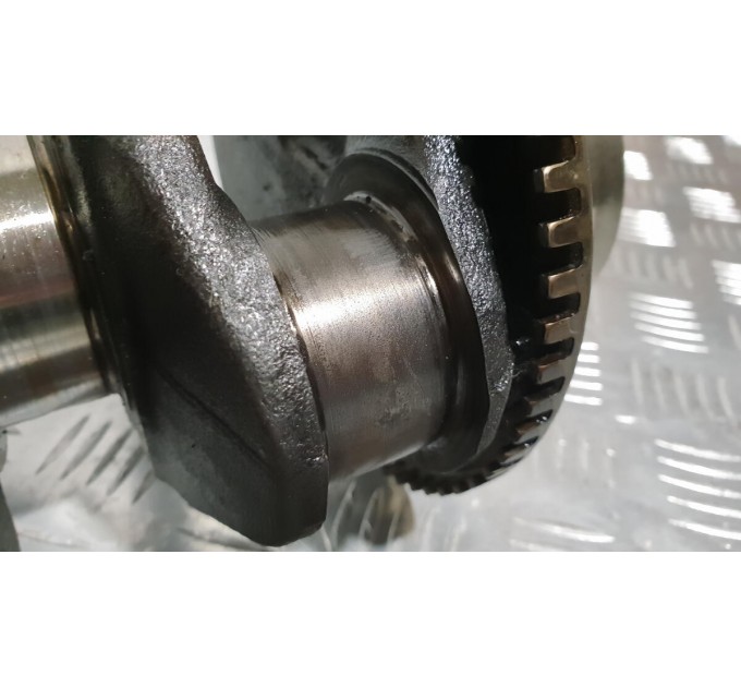 Коленвал двигателя под проточку 2311027000 HYUNDAI SANTA FE I 2.0 CRDi 2001-2006