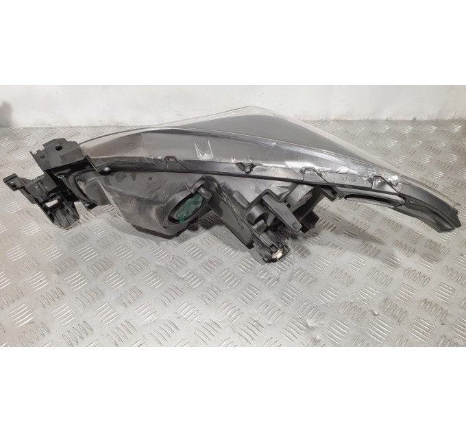 Фара передняя правая (Дефект крепления) Mazda 3 2013-2018 usa BABF510K0D