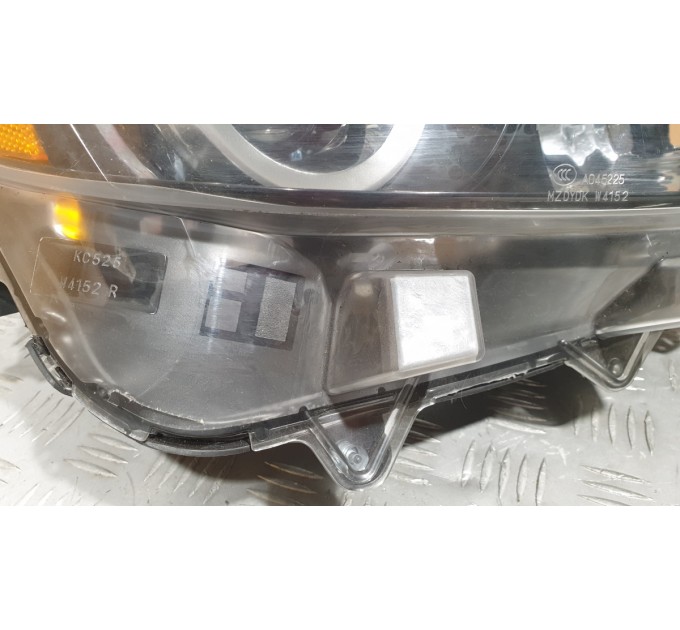 Фара передняя правая (Дефект крепления) Mazda 3 2013-2018 usa BABF510K0D