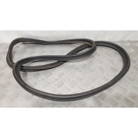 Уплотнитель проема крышки багажника 6446130340 Lexus gs 2006-2011