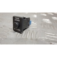 Кнопка отключения открывания багажника 8484024020 Lexus gs 450h 2006-2011