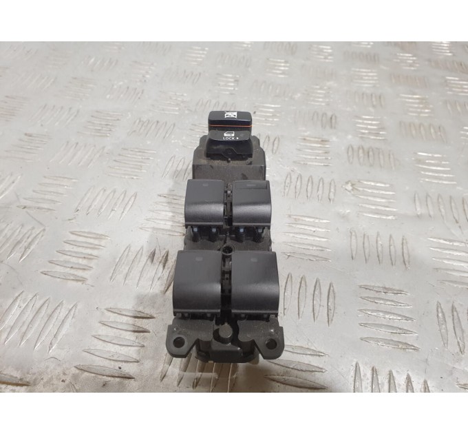 Блок управління склопідйомниками 8404030140 Lexus gs 450h 2006-2011