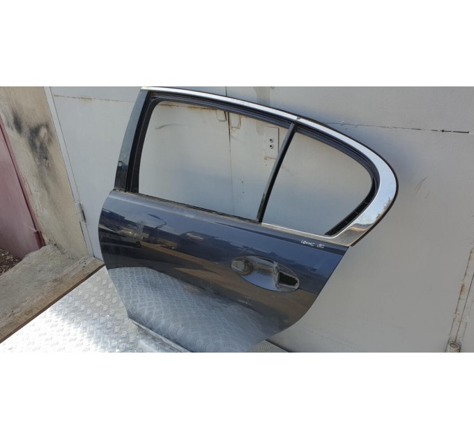 Двері задні ліві дефект 6700430620 Lexus gs 450h 2006-2011