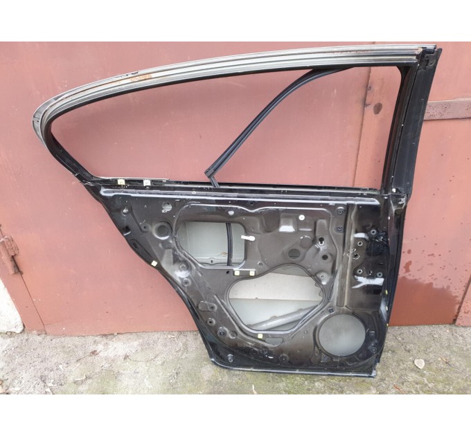 Двері задні ліві дефект 6700430620 Lexus gs 450h 2006-2011
