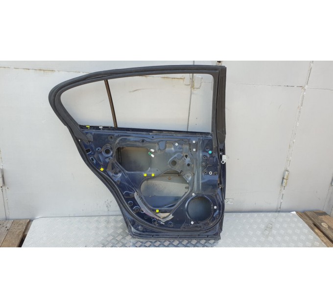 Двері задні ліві дефект 6700430620 Lexus gs 450h 2006-2011