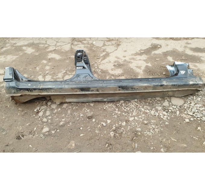 Порог кузова со стойкой правый 61401-30270 Lexus gs 450h 2006-2011
