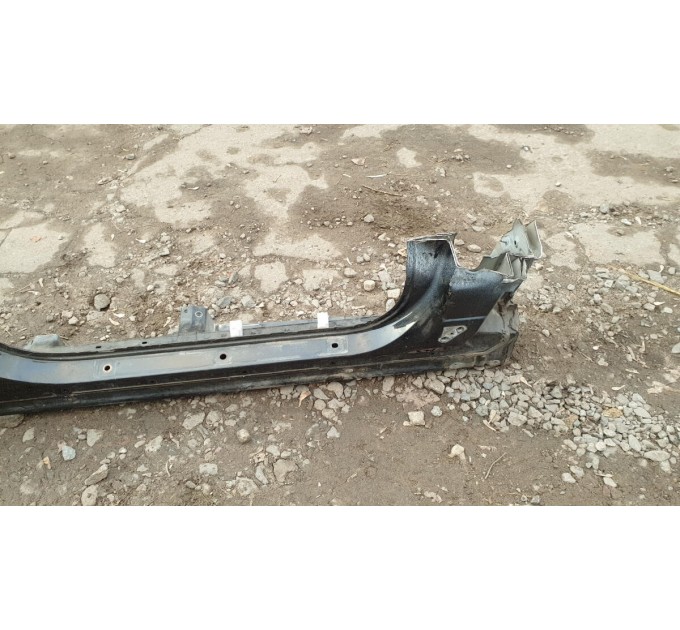 Порог кузова со стойкой правый 61401-30270 Lexus gs 450h 2006-2011