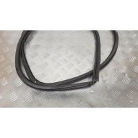 Уплотнитель дверного проема задний  правый 6233130170C0  Lexus gs 450h 2006-2011