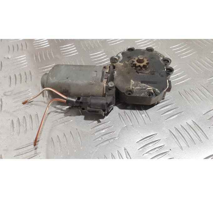 Моторчик стеклоподъемника передний правый  7701470852 Renault Laguna 1