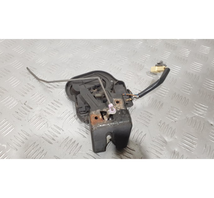 Замок крышки багажника  GK2A56820A Mazda 6 GG 2002-2006