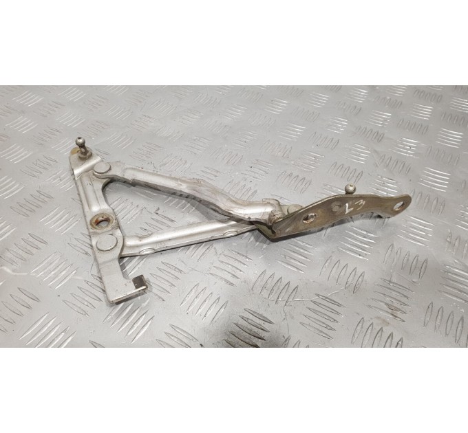 Петля крышки багажника левая GK2A52720E Mazda 6 GG 2002-2006