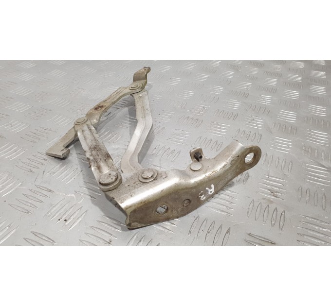 Петля кришки багажника права GK2A52710E Mazda 6 GG 2002-2006