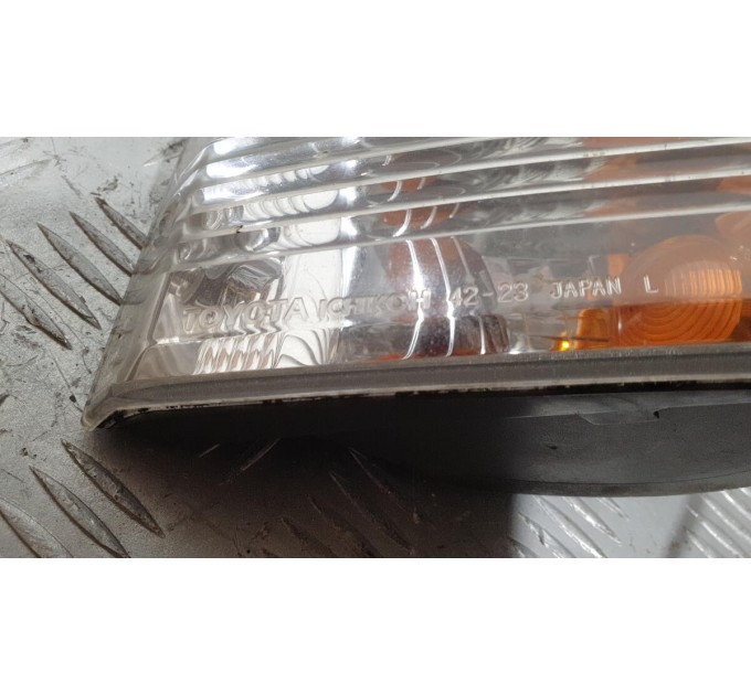 Фонарь указателя поворота левый 81521-42060 TOYOTA Rav 4 2.0d d4d (2000-2006)