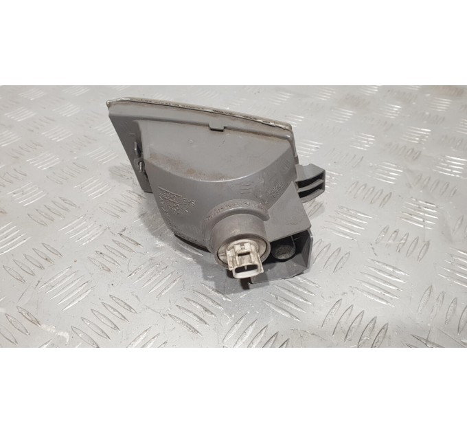 Фонарь указателя поворота левый 81521-42060 TOYOTA Rav 4 2.0d d4d (2000-2006)