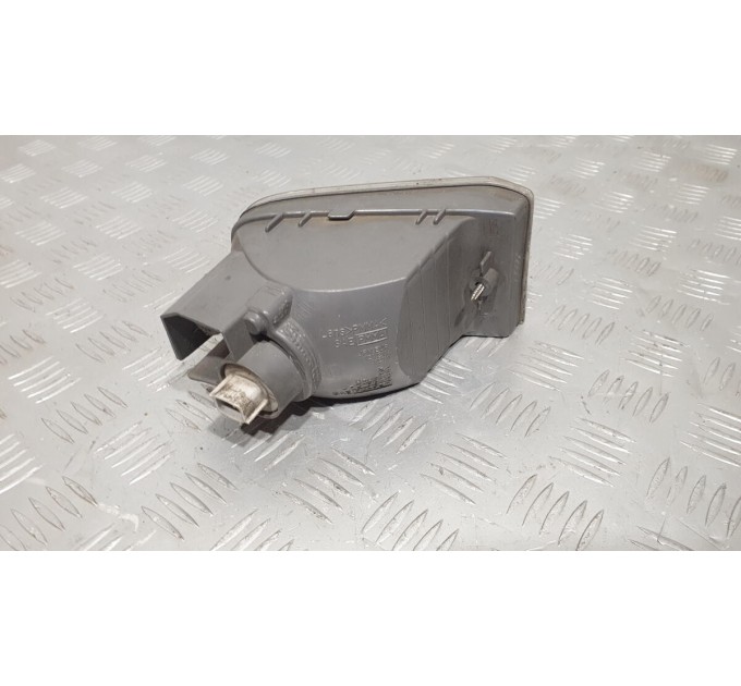 Фонарь указателя поворота левый 81521-42060 TOYOTA Rav 4 2.0d d4d (2000-2006)