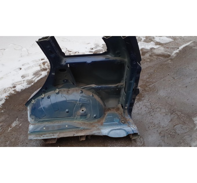 Чверть кузовна ззаду права 61610-42210 TOYOTA Rav 4 2.0d d4d (2000-2006)