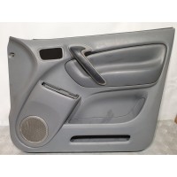 Карта двери передней правой  6761042530B1 TOYOTA Rav 4 2.0d d4d (2000-2006)
