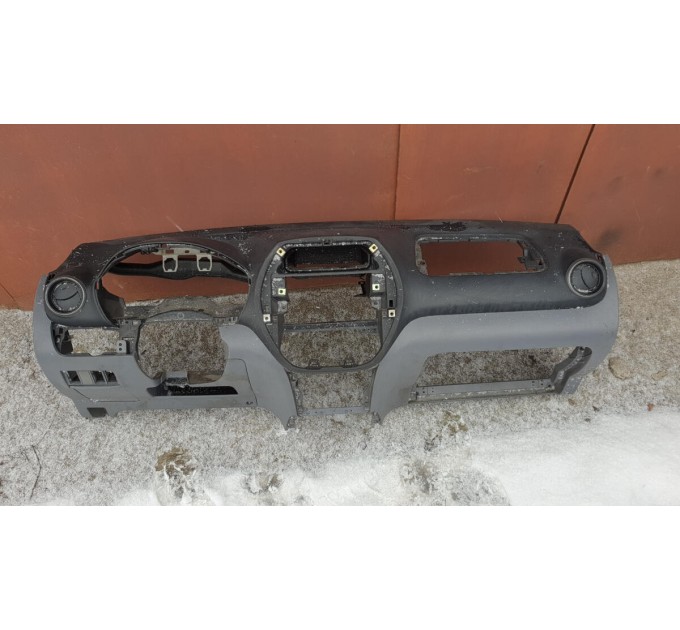 Панель приборная торпедо  5531142080B0  Toyota Rav4 2000-2006