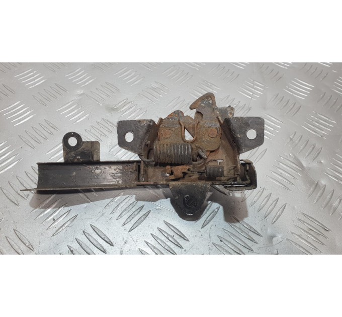 Замок капота 811302F000  Kia Cerato 2003-2009