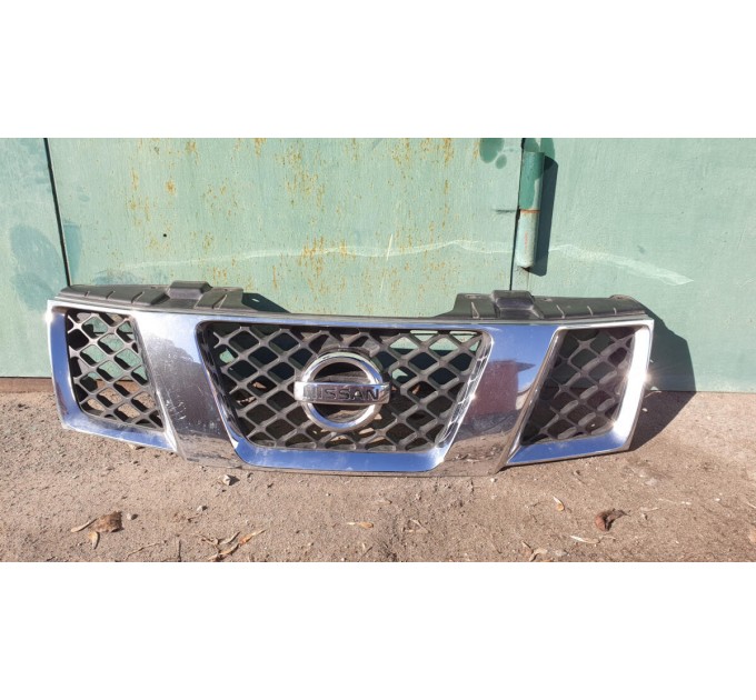 Решітка радіатора 62310JS500 Nissan Navara Navara D40 2007