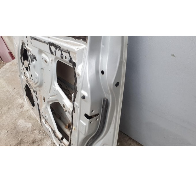 Дверь передн прав 80100JR030 Nissan Navara D40 2005-2012