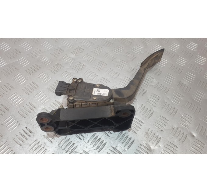 Педаль газу 18002EA000 Nissan Navara D40 2005-2012